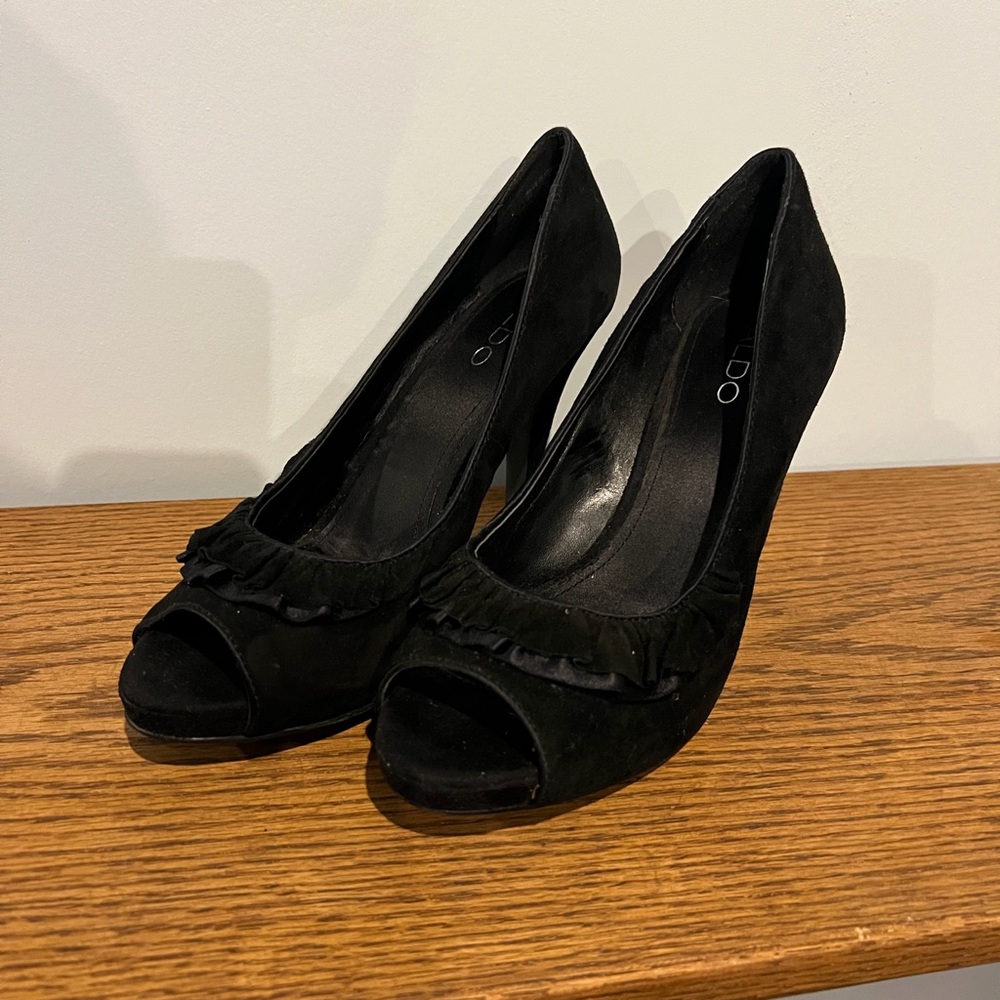 Aldo Black Suede Ruffle Peep-Toe Pumps